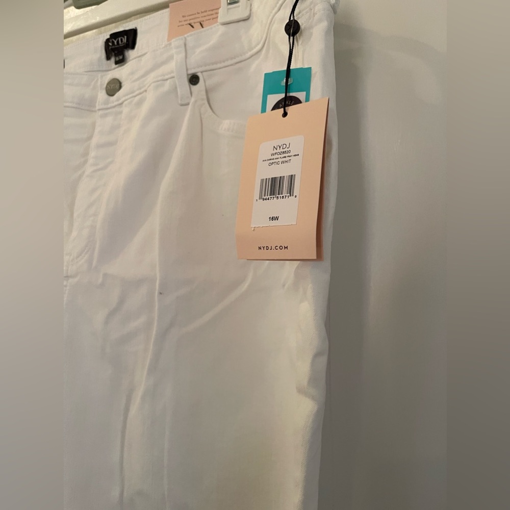 NWT NYDJ size 16w Flare Jean